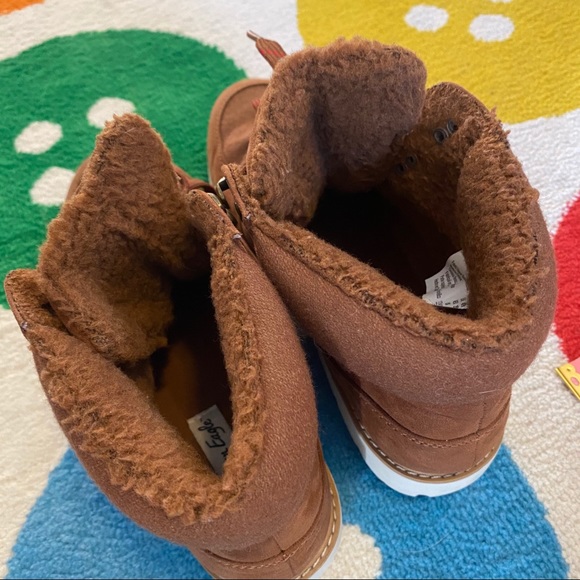 AE Booties- NEW! - Picture 11 of 12